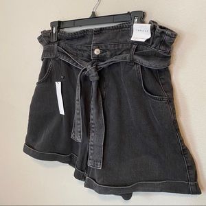 Top Shop belted paper bag high waisted shorts 🩳